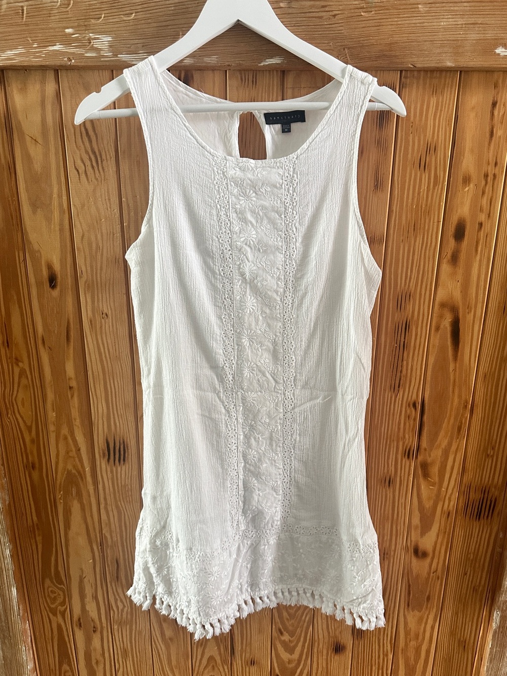 White Sleeveless dress
